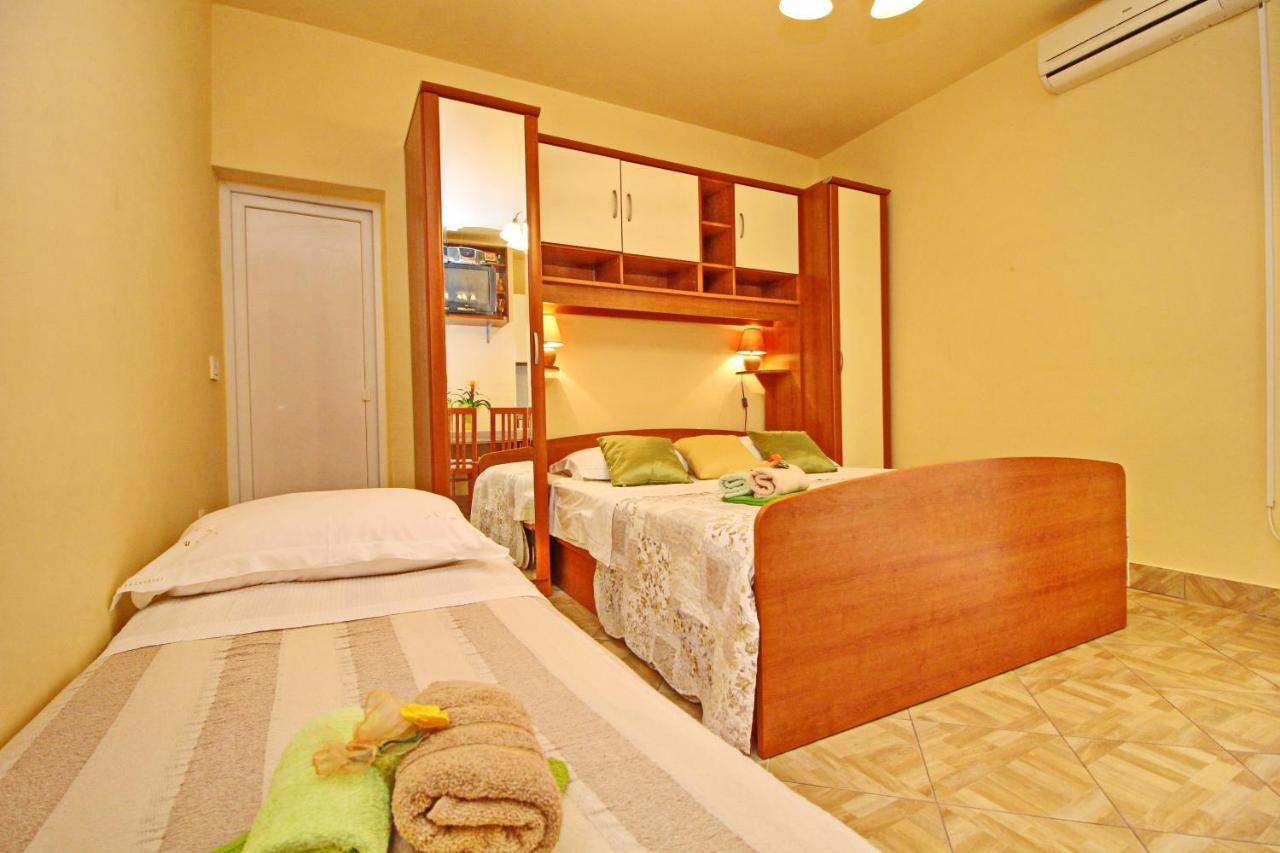 Apartments Sea Line 프리그라디차 외부 사진